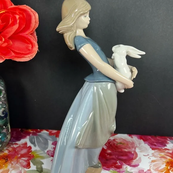 🛑SOLD🛑 NAO BY LLADRO PRETTY YOUNG GIRL HOLDING A RABBIT, 1980 SPAIN PORCELAIN - Picture 5 of 17